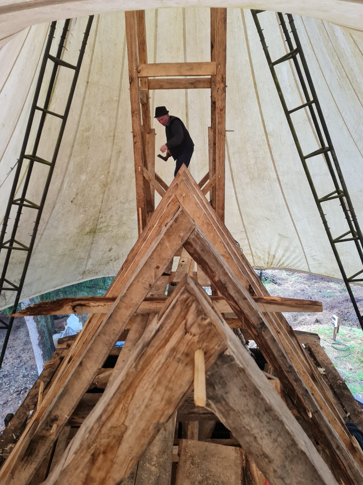 Școala de conservare a patrimoniului cultural din lemn – Atelierul meșteșugurilor tradiționale care stau la baza bisericii de lemn arse din Povergina, 2023 – Asociația Biserici Înlemnite