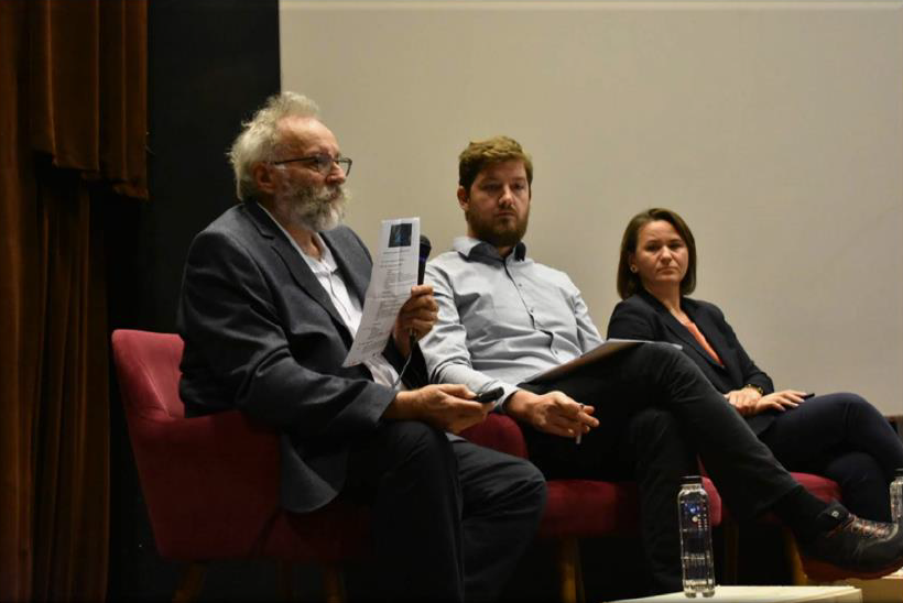 Cine ascultă o casă? – Asociația Human Made Art