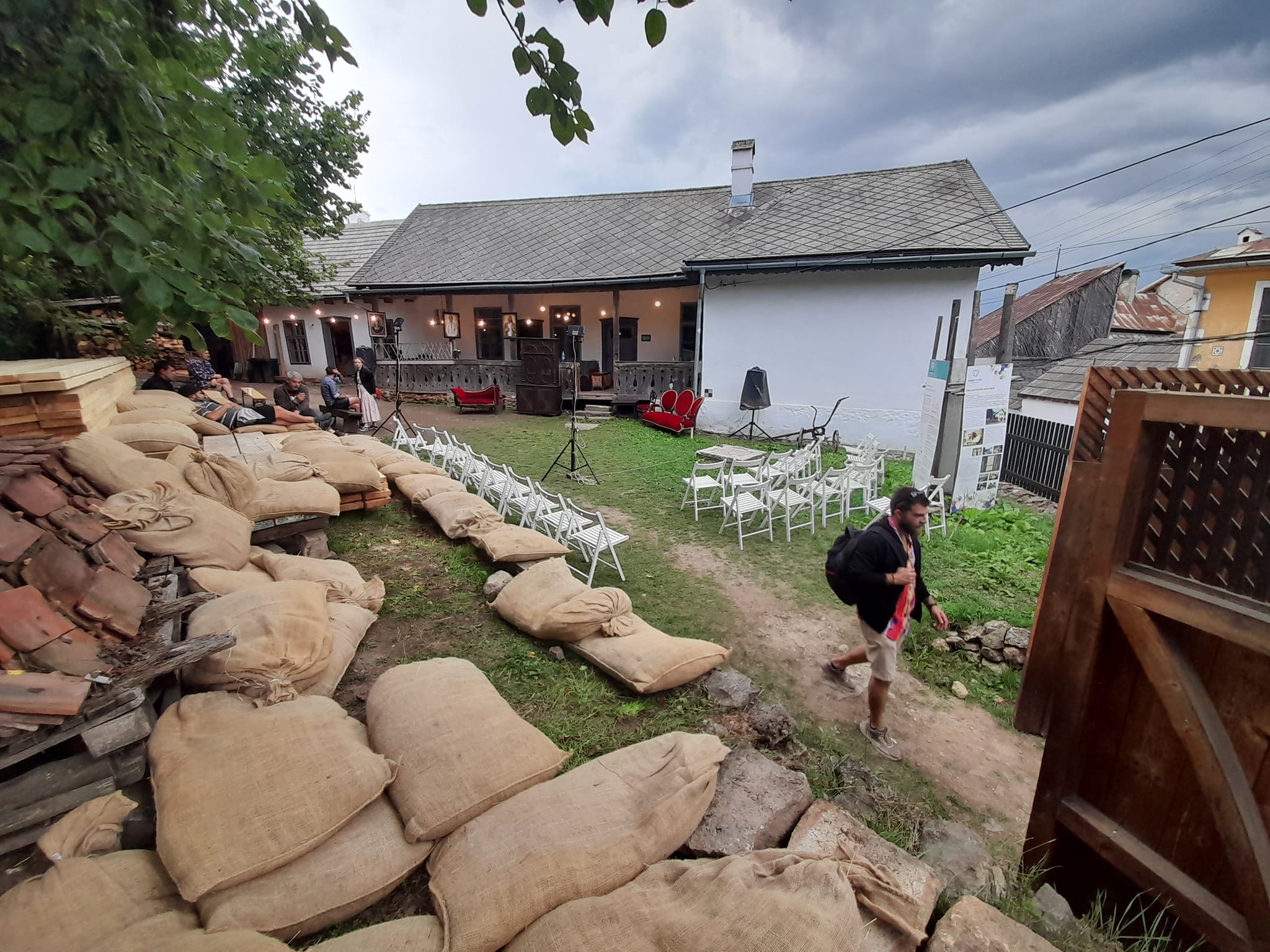 Adoptă o Casă la Roșia Montană. Școala de Vară ARA – ediția a 15-a (2022): Acțiuni de promovare și valorificare a patrimoniului cultural și natural de la Roșia Montană – Asociația Arhitectură. Restaurare. Arheologie (ARA)