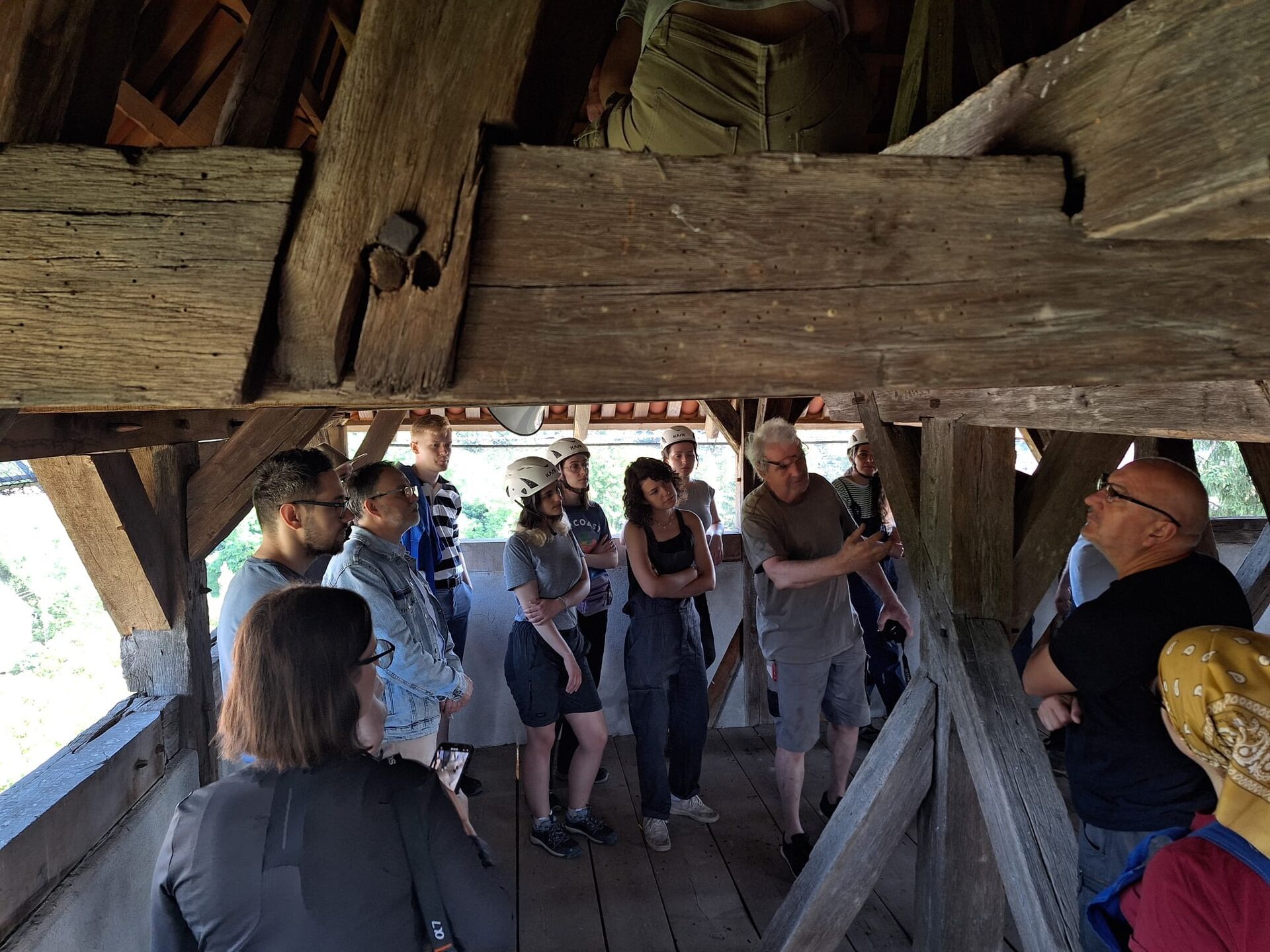 Tradiție și Tehnologie – Tehnici de restaurare și vizualizări ale patrimoniului în VR la Dealu Frumos” – Filială Teritorială București a OAR și Universitatea de Arhitectură și Urbanism „Ion Mincu”