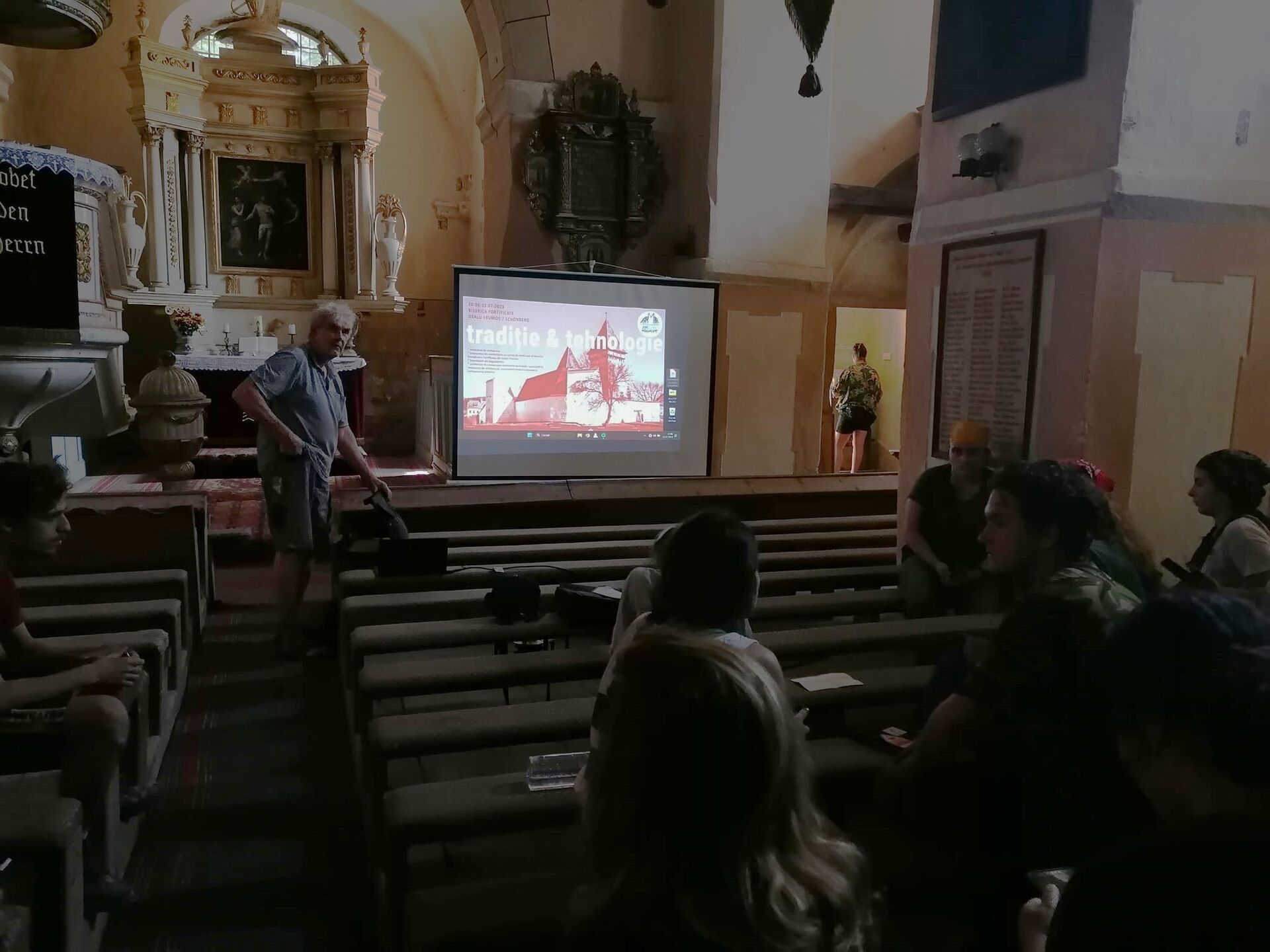 Tradiție și Tehnologie – Tehnici de restaurare și vizualizări ale patrimoniului în VR la Dealu Frumos” – Filială Teritorială București a OAR și Universitatea de Arhitectură și Urbanism „Ion Mincu”