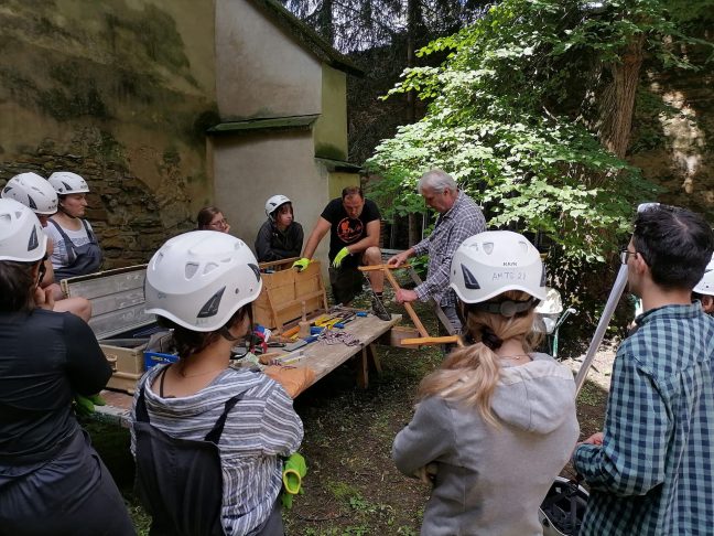 Tradiție și Tehnologie – Tehnici de restaurare și vizualizări ale patrimoniului în VR la Dealu Frumos” – Filială Teritorială București a OAR și Universitatea de Arhitectură și Urbanism „Ion Mincu”