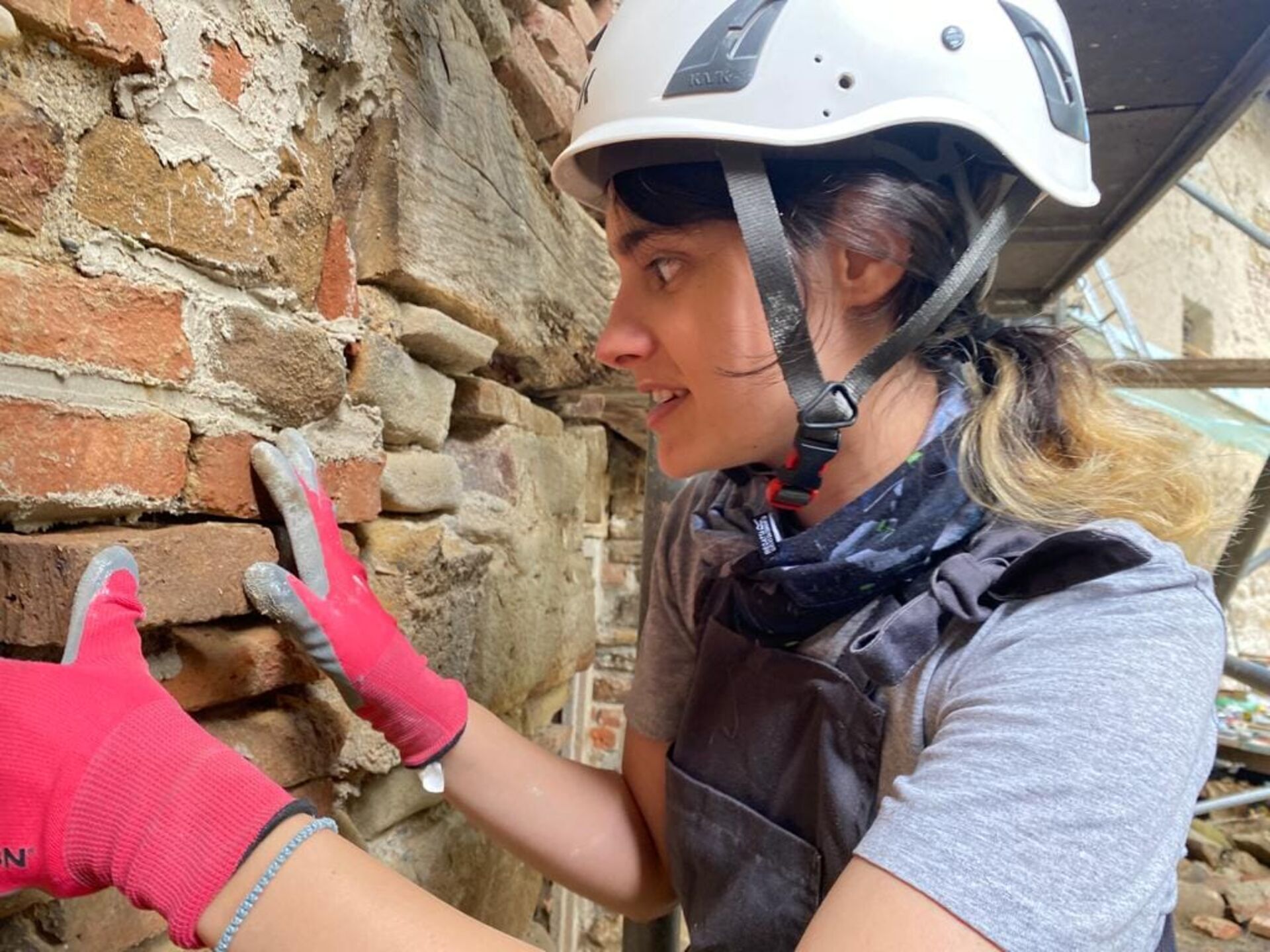 Tradiție și Tehnologie – Tehnici de restaurare și vizualizări ale patrimoniului în VR la Dealu Frumos” – Filială Teritorială București a OAR și Universitatea de Arhitectură și Urbanism „Ion Mincu”