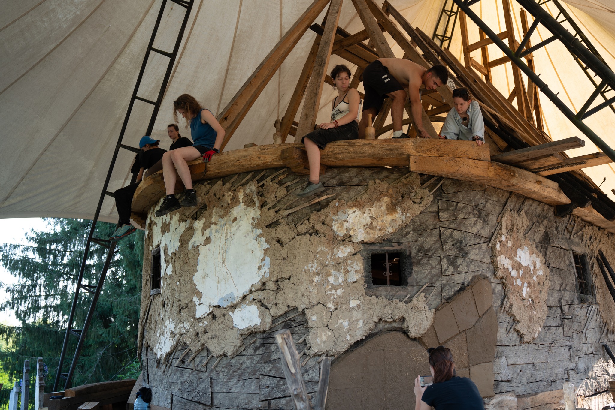 Școala de conservare a patrimoniului cultural din lemn – Atelierul meșteșugurilor tradiționale care stau la baza bisericii de lemn arse din Povergina, 2024 – Asociația Biserici Înlemnite