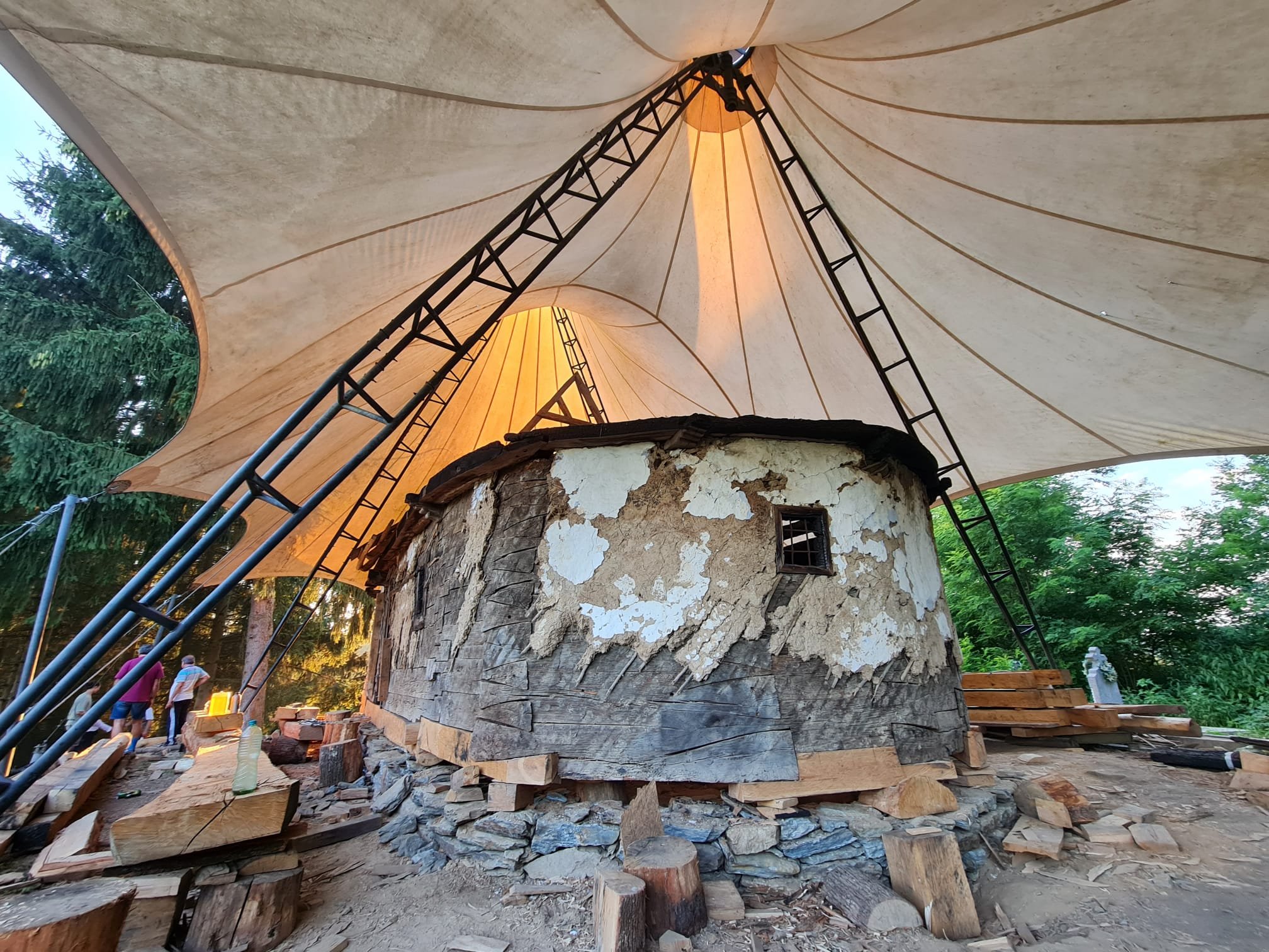 Școala de conservare a patrimoniului cultural din lemn – Atelierul meșteșugurilor tradiționale care stau la baza bisericii de lemn arse din Povergina, 2022 – Asociația Biserici Înlemnite