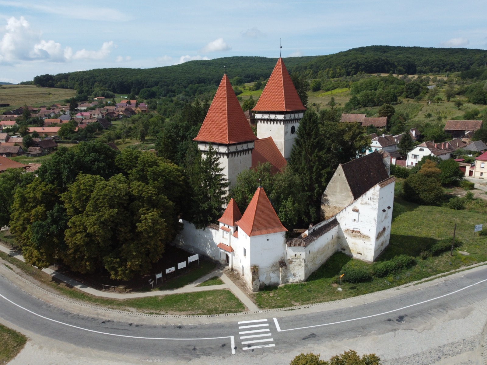 Tradiție și tehnologie – Documentarea digitală a Ansamblului Bisericii fortificate din Dealu Frumos – Filiala Teritorială București a OAR și Universitatea de Arhitectură și Urbanism „Ion Mincu” (UAUIM)