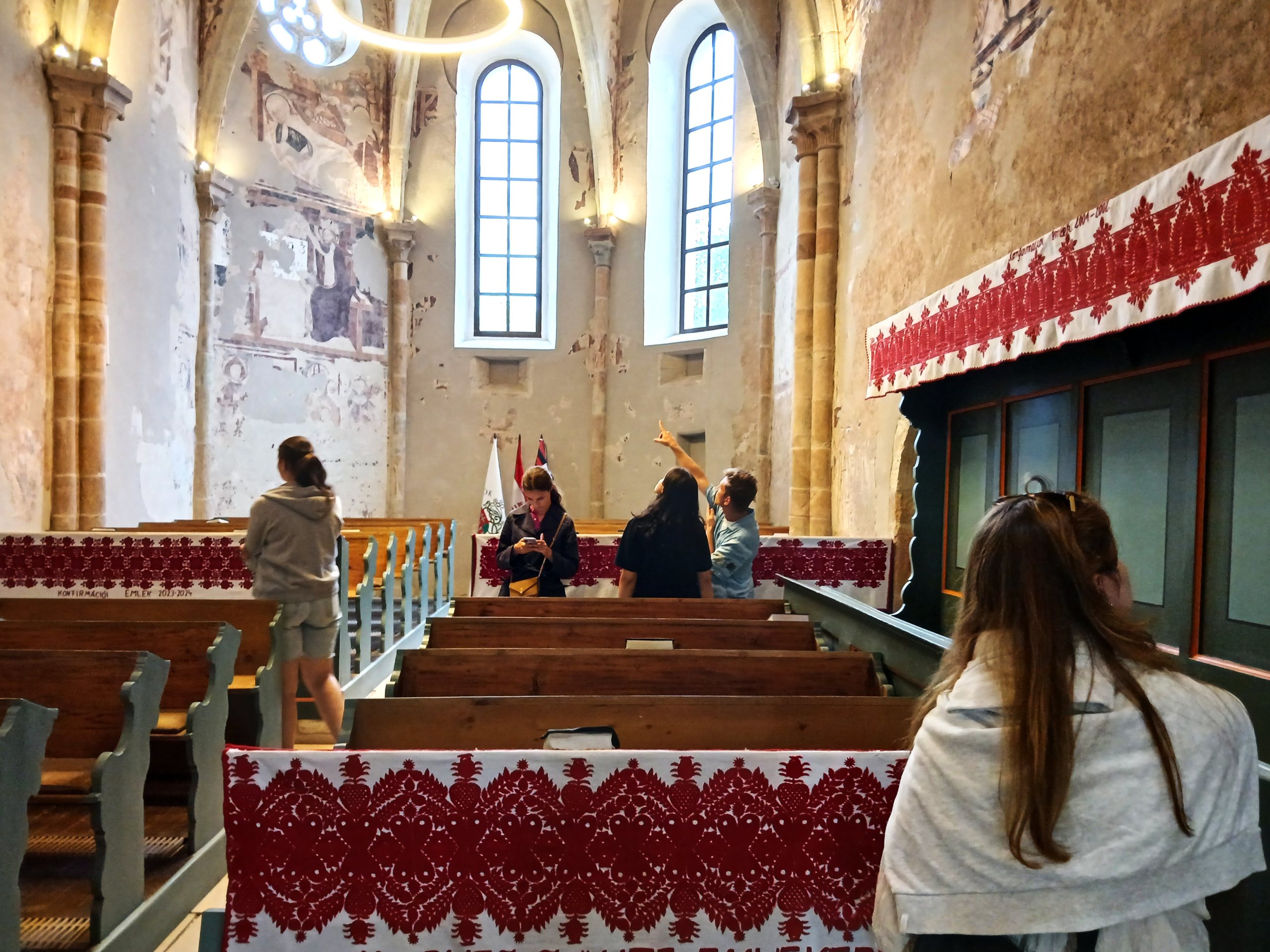 Tabără de restaurare la Castelul Bánffy din Bonțida 2025 – Fundația Transilvania Trust