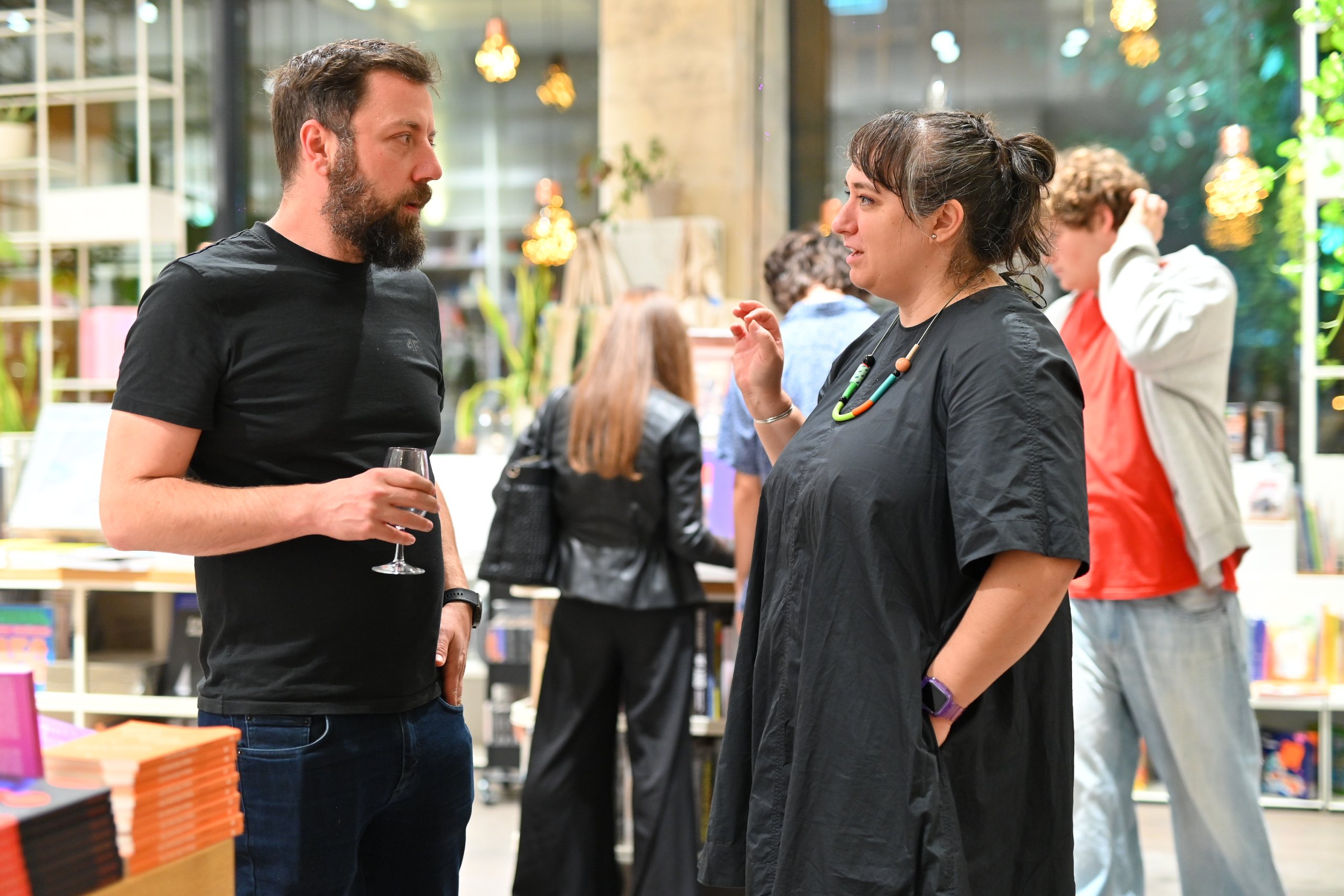 Republicarea cărților „Policentralitate și coerență metropolitană” și „Golul ca instrument conceptual de investigare a organicității orașului postindustrial” – Asociația ARTA în dialog