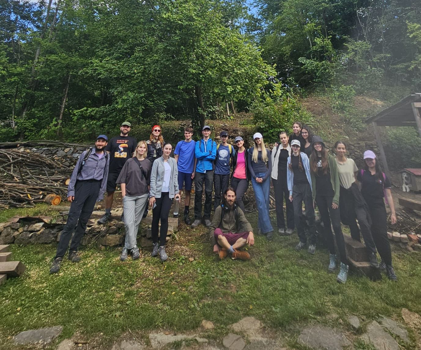 Adoptă o Casă la Roșia Montană. Școala de Vară ARA – ediția a 18-a (2025): Acțiuni de promovare și valorificare a patrimoniului cultural și natural de la Roșia Montană – Asociația Arhitectură. Restaurare. Arheologie (ARA)