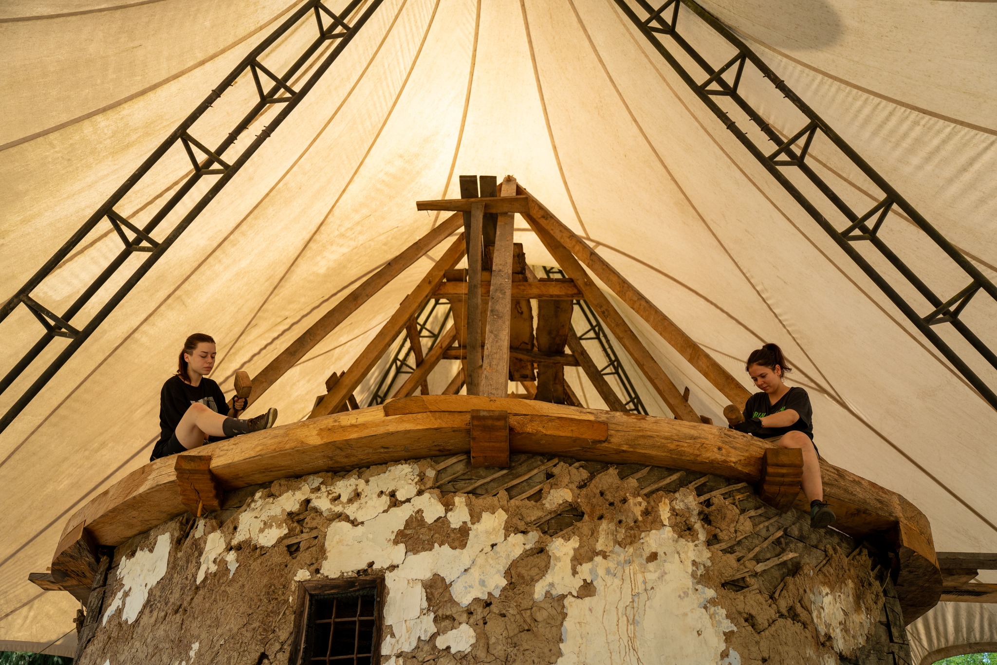 Școala de conservare a patrimoniului cultural din lemn – Atelierul meșteșugurilor tradiționale care stau la baza bisericii de lemn arse din Povergina, 2024 – Asociația Biserici Înlemnite