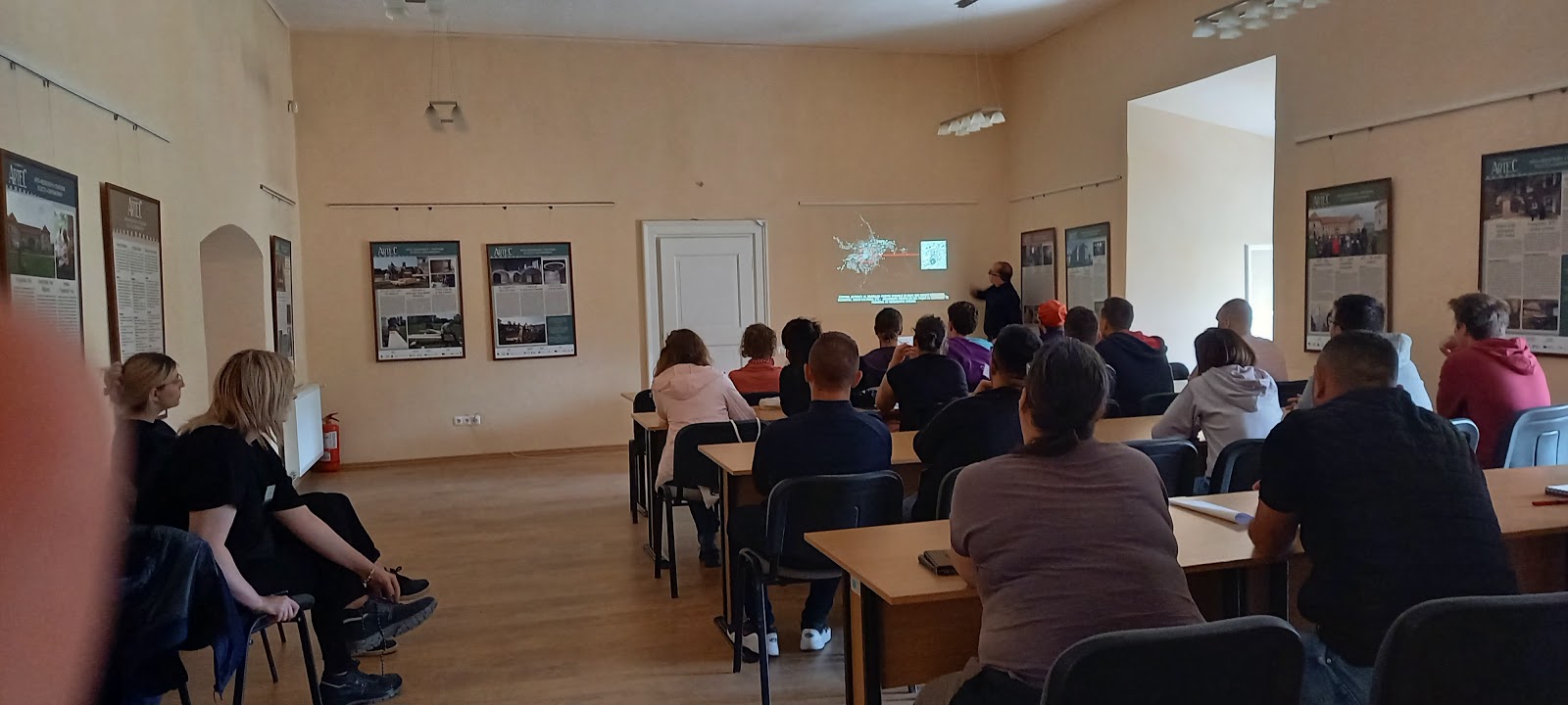 Tabără de restaurare la Castelul Bánffy din Bonțida 2022 – Fundația Transilvania Trust