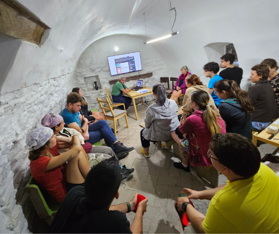 Adoptă o Casă la Roșia Montană. Școala de Vară ARA – ediția a 17-a (2024): Acțiuni de promovare și valorificare a patrimoniului cultural și natural de la Roșia Montană – Asociația Arhitectură. Restaurare. Arheologie (ARA)