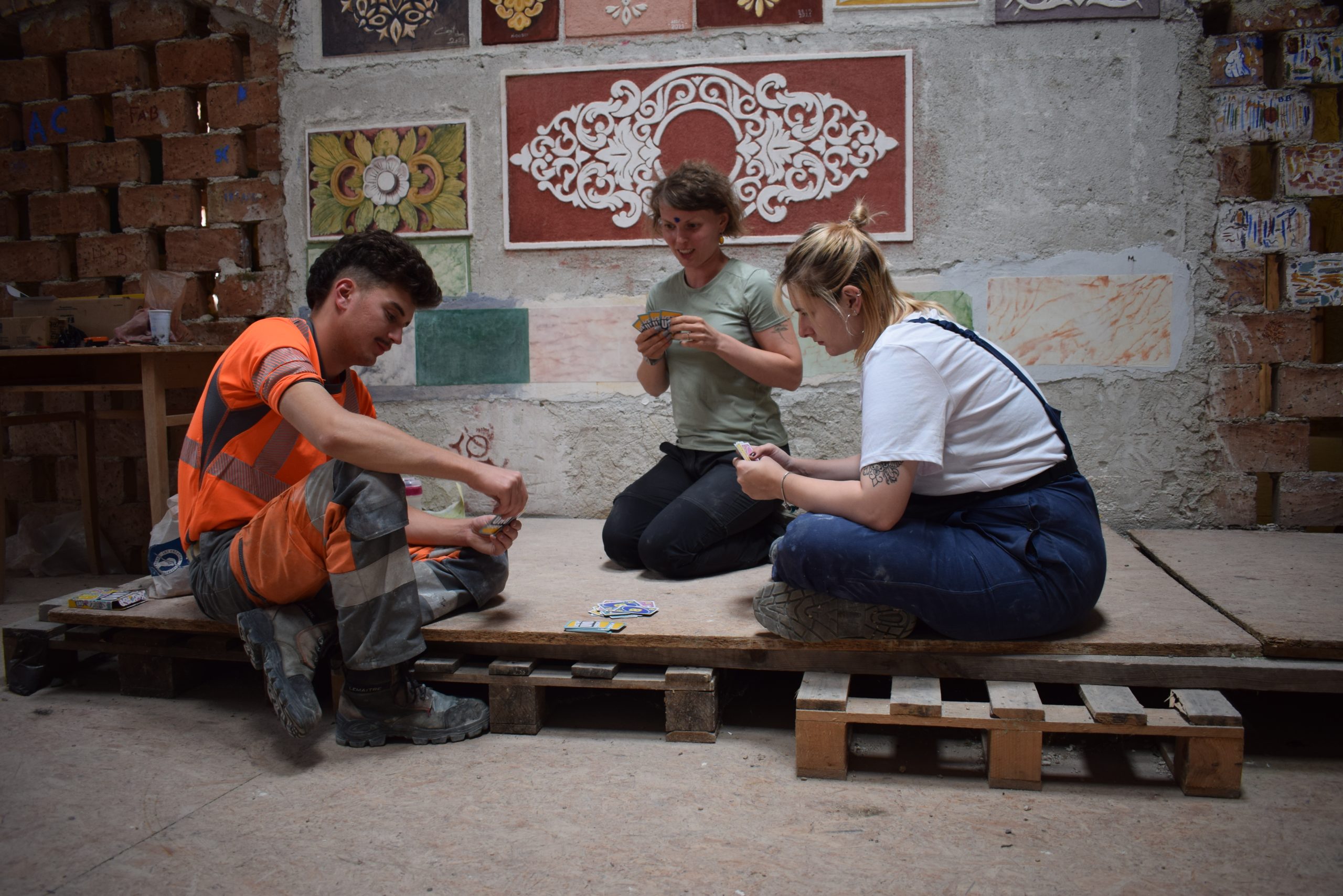 Tabără de restaurare la Castelul Bánffy din Bonțida 2022 – Fundația Transilvania Trust