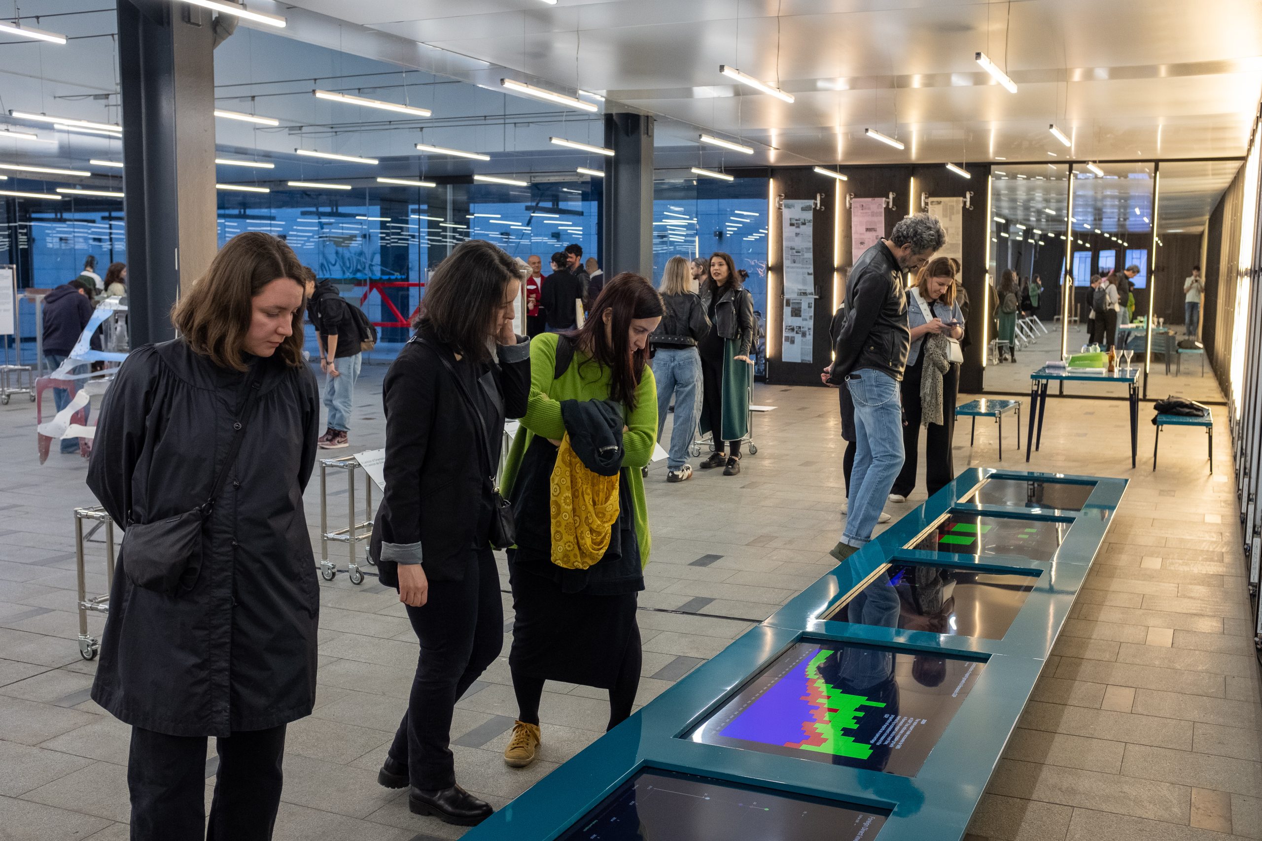 Itinerarea expoziției „Semnalizatoare – Designul nu este un Panou de Bord” – Asociația FABER