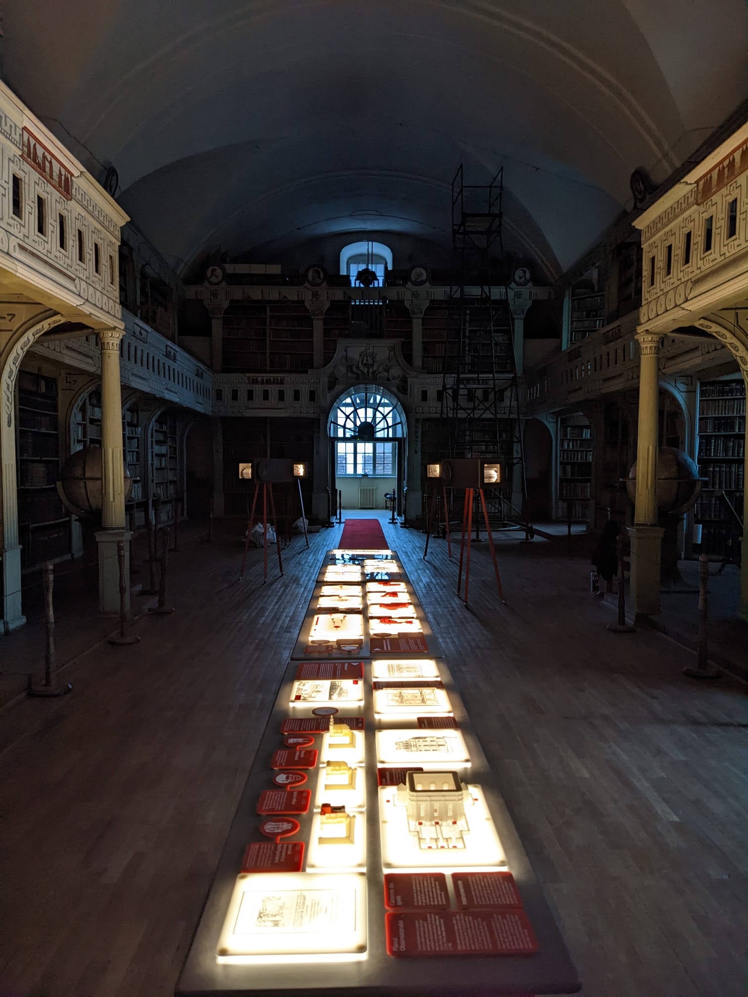 Batthyaneum. Astro-povești și animații mecanice despre Observatorul Astronomic din Alba Iulia – Asociația Zeppelin