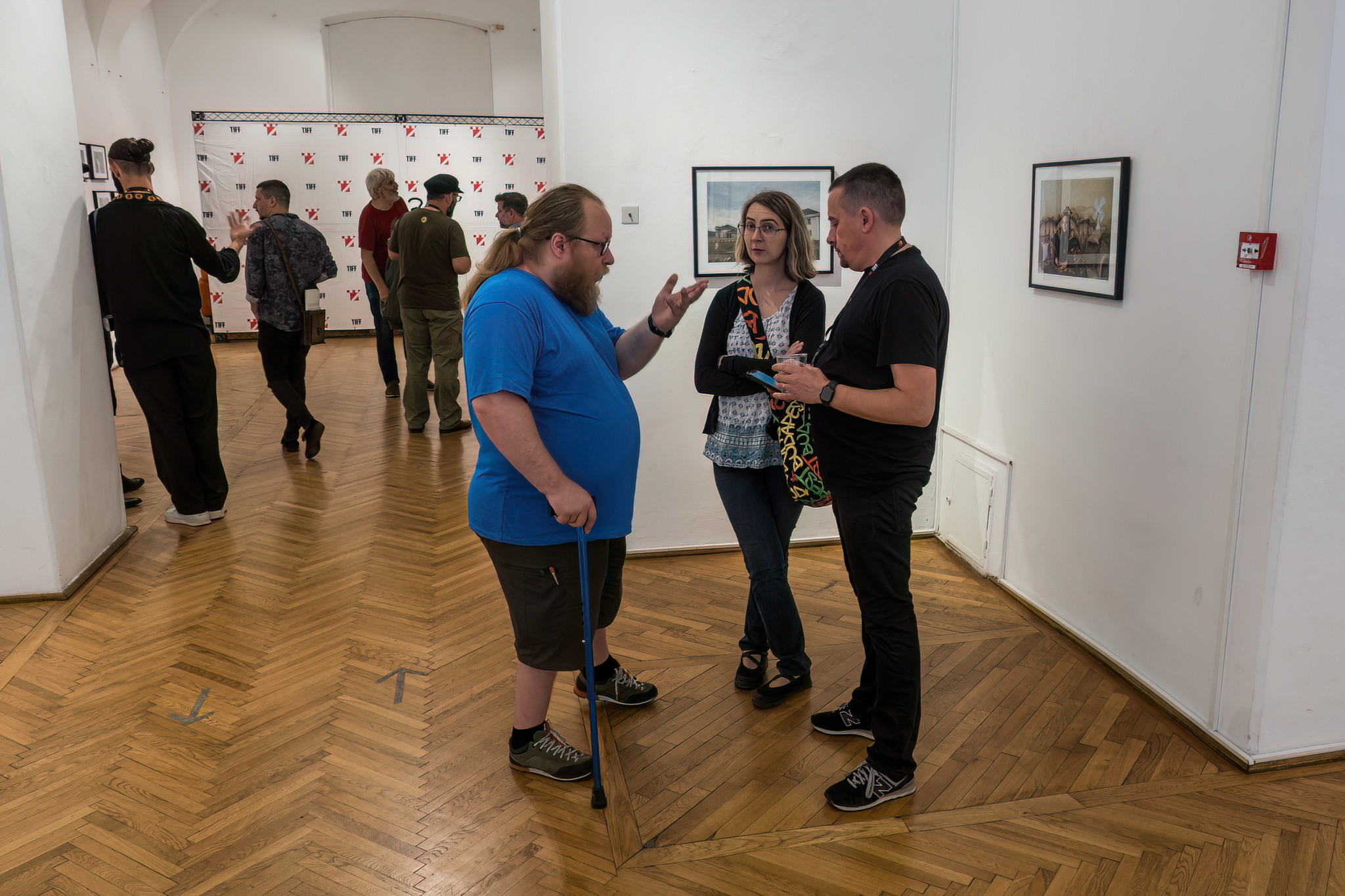 Itinerarea expoziției „Mândrie și beton – o nouă decadă” – Centrul de Fotografie Documentară (CdFD)