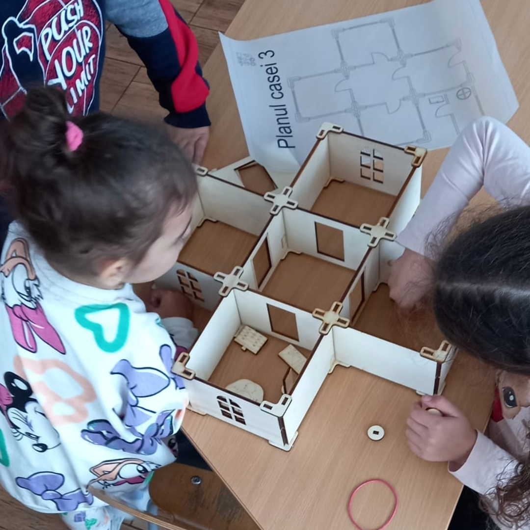 Cutia de arhitectură – Kitul de arhitectură pentru preșcolari – Asociația eematico