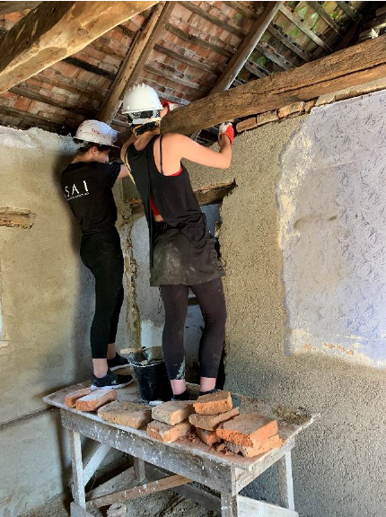 Casa cu har. Școală de vară de restaurare – Asociația pentru patrimoniu activ (PACT)