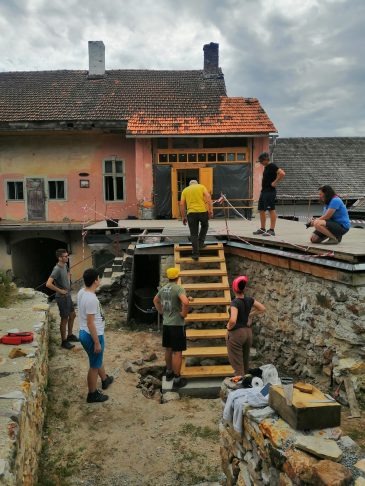 Adoptă o Casă la Roșia Montană. Școala de Vară ARA – ediția a 14-a (2021): Patrimoniul arhitectural-arheologic de la Alburnus Maior (Roșia Montană)